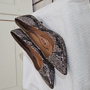 Soft Snake Skin Heels Gray & Black Size 7.5